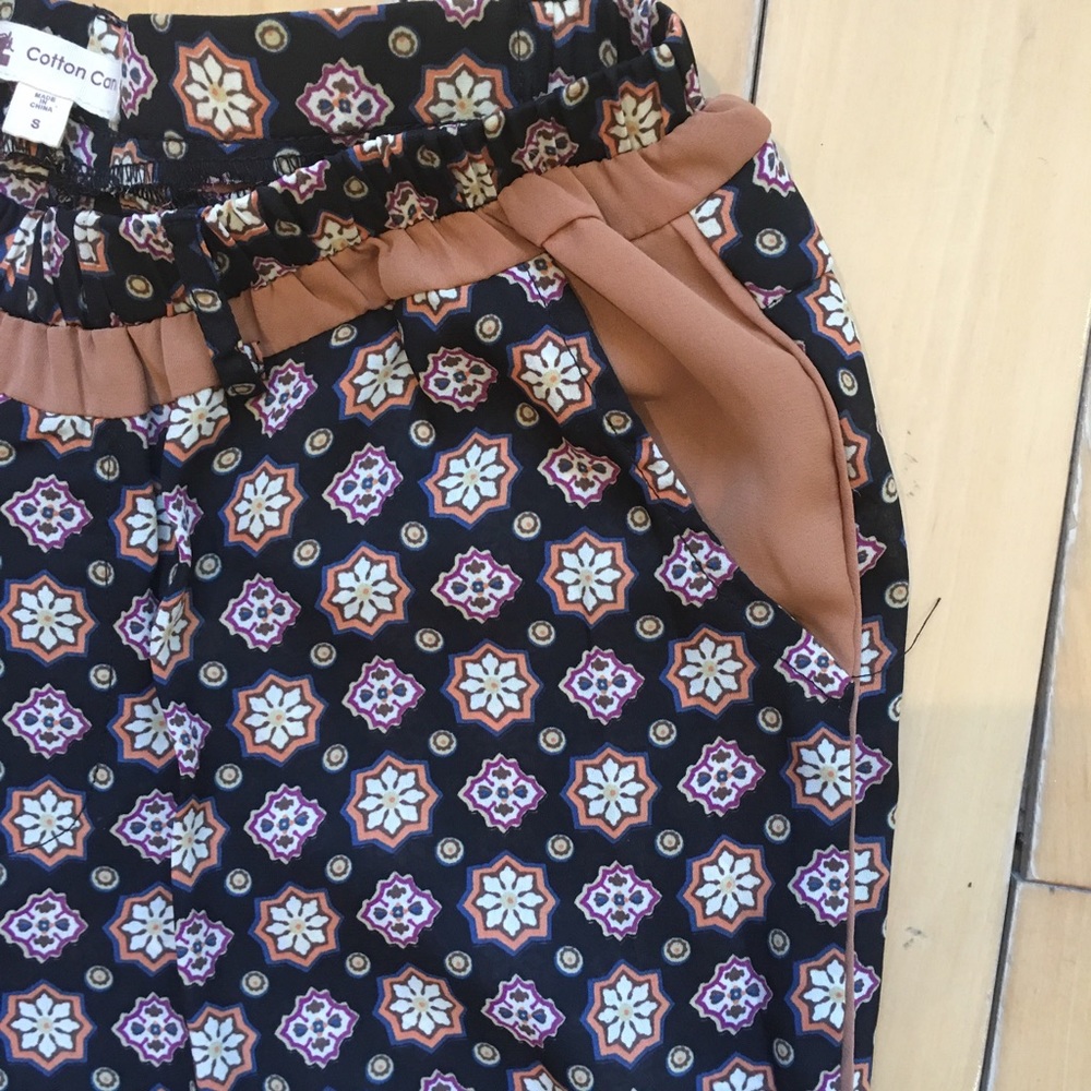 Like New gorgeous cotton candy skinny pant… - Picture 2 of 8